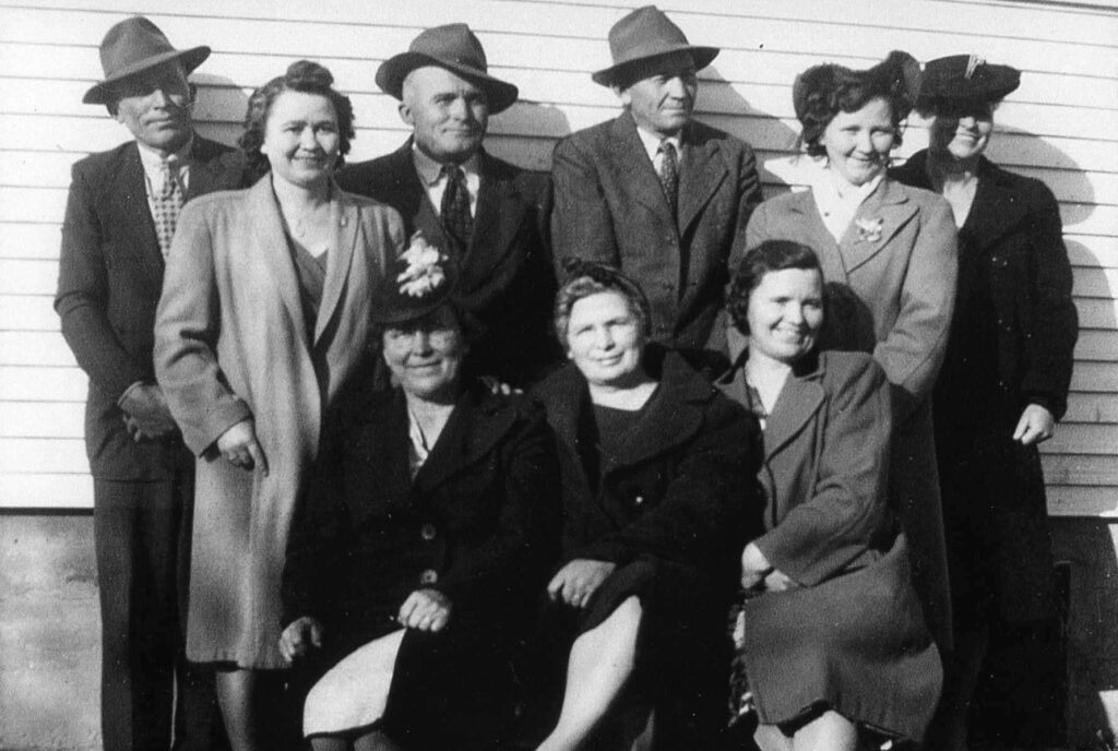 BACK: Theodore, Inga, Henry, Anton, Myrtle, Marie FRONT: Anna, Emma, Clara