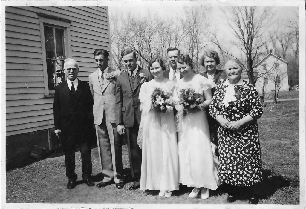 Omer & Myrtle Espe wedding - attendants, parents and officiant