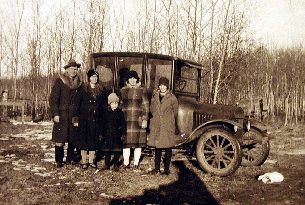 Axel & Edith Dahlgren family in about 1928