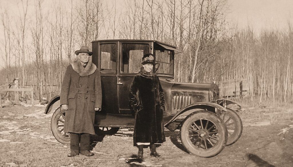 Ole & Lena Dahgren in 1920s