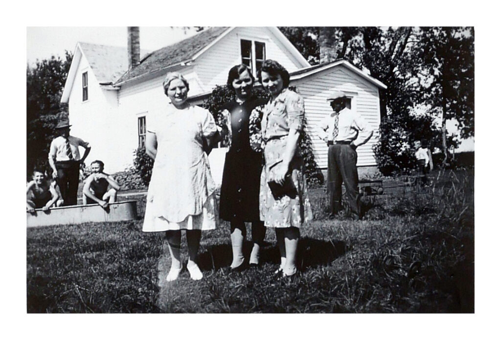 Dahl sisters - Emma-Clara-Inga