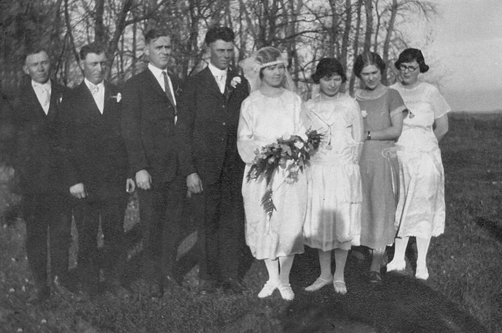 Andrew & Clara Eastvold wedding party